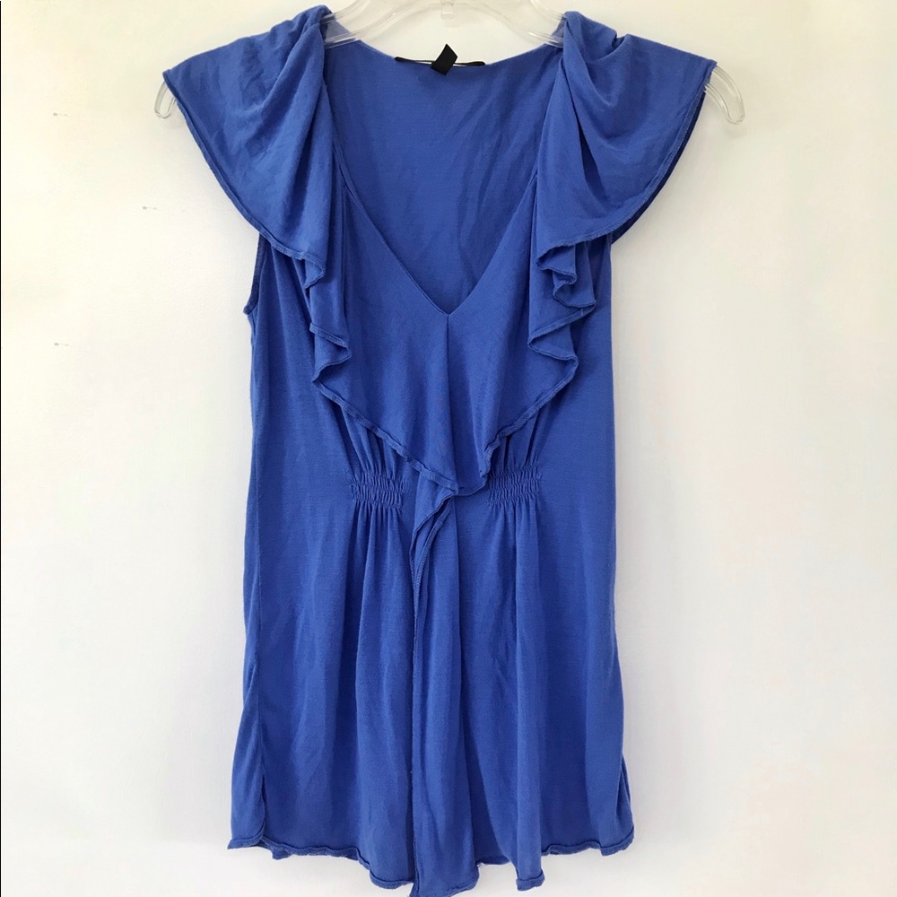BCBG MaxAzria XS super comfy and cute ruffle top